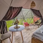 Glamping Biala Czapla Z Balia Nad Jeziorem Czorsztynskim Campo de lujo *
