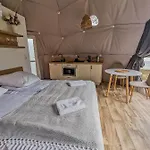 Campo de lujo Glamping Biala Czapla Z Balia Nad Jeziorem Czorsztynskim Maniowy