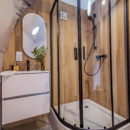 Glamping Biala Czapla Z Balia Nad Jeziorem Czorsztynskim Campismo de Luxo