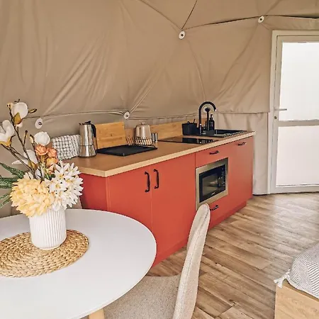 Campo de lujo Glamping Biala Czapla Z Balia Nad Jeziorem Czorsztynskim Maniowy