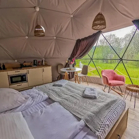 Glamping Biala Czapla Z Balia Nad Jeziorem Czorsztynskim Campo de lujo *