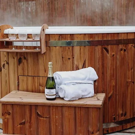 Glamping Biala Czapla Z Balia Nad Jeziorem Czorsztynskim Campo de lujo *