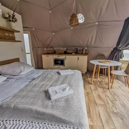 Campo de lujo Glamping Biala Czapla Z Balia Nad Jeziorem Czorsztynskim Maniowy