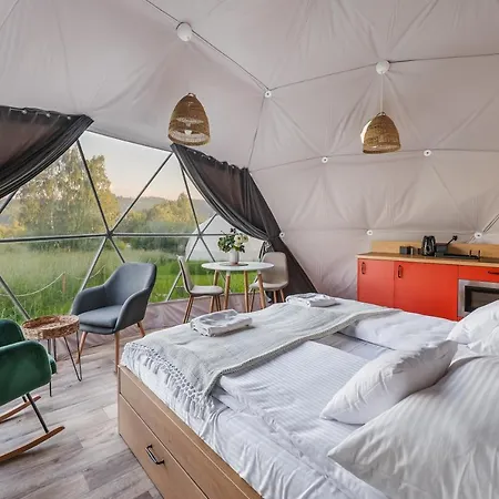 Glamping Biala Czapla Z Balia Nad Jeziorem Czorsztynskim Campo de lujo *